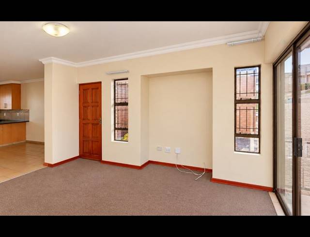 2 BEDROOM TOWNHOUSE FOR SALE IN LANGENHOVENPARK